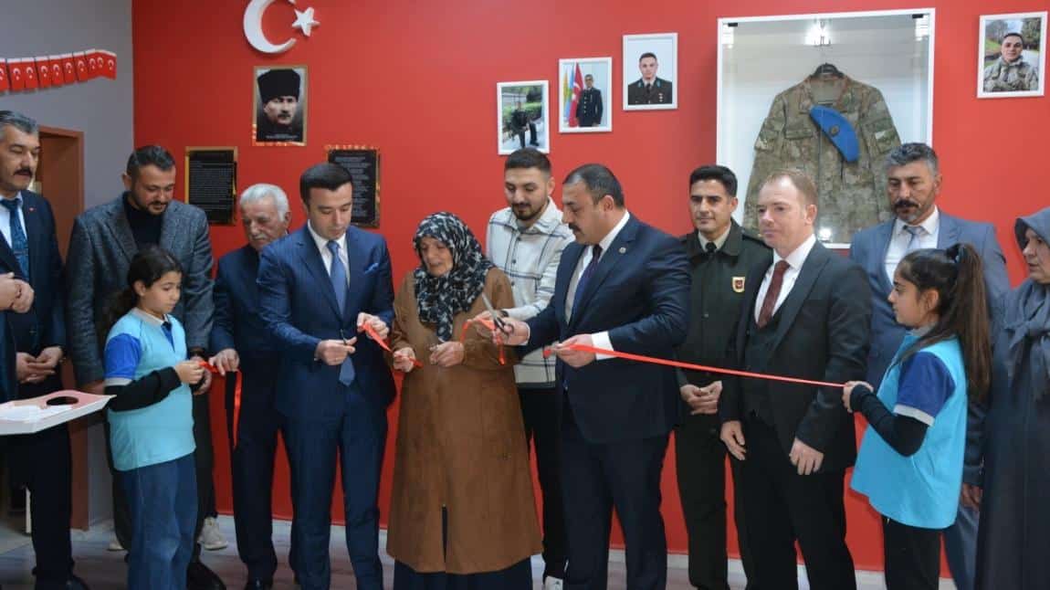 Şehidimiz Murat Habip ALP anısına yapılan okul kütüphanemiz açıldı.